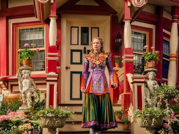 《爱丽丝2》 里，那条彩色裙子的设计灵感是“龙袍”3.jpg