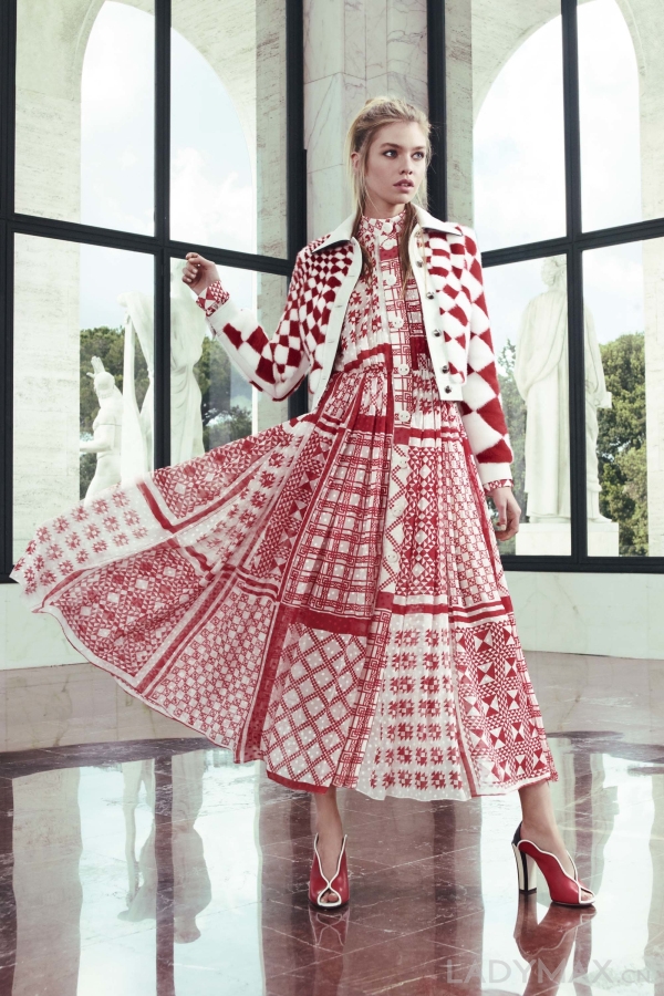 Fendi 2017度假系列 花纹拼接时尚0.jpg