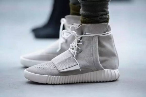 阿迪达斯又怒了！要起诉所有抄袭Yeezy Boosts的品牌0.jpg