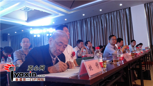 新疆出资1200万元引进纺织人才0.jpg