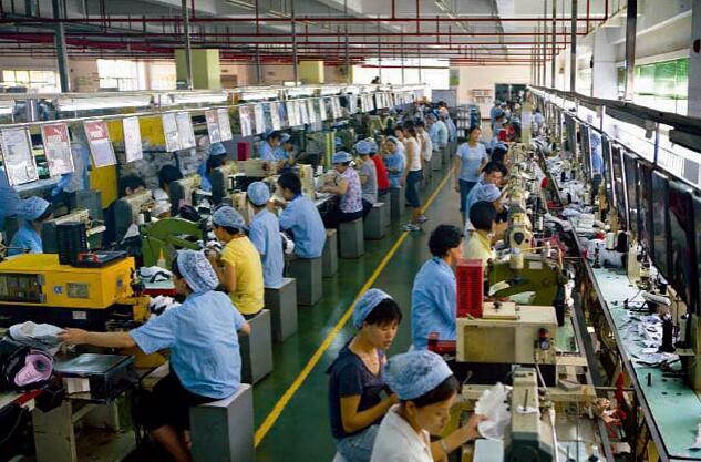 据说知名鞋厂工人的工资降到一两千 发生了什么？0.jpg