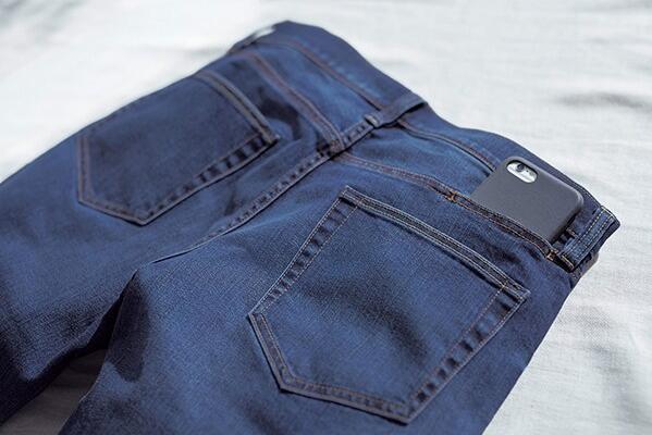 无印良品 (MUJI) 的牛仔裤有6个口袋 专放智能手机2.jpg