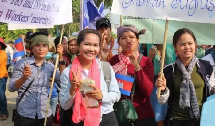柬埔寨工人又闹事要求加薪 纺织服装业要待不下去了！3.jpg